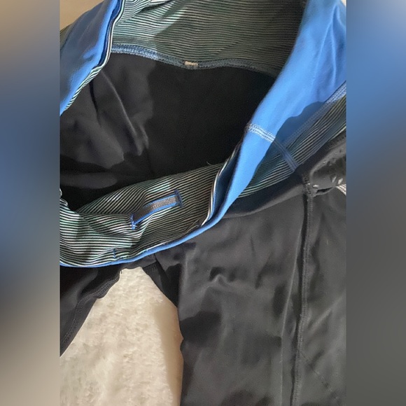 Lululemon run a marathon crop, color black / blue multi,Material power luxtreme - Picture 4 of 12